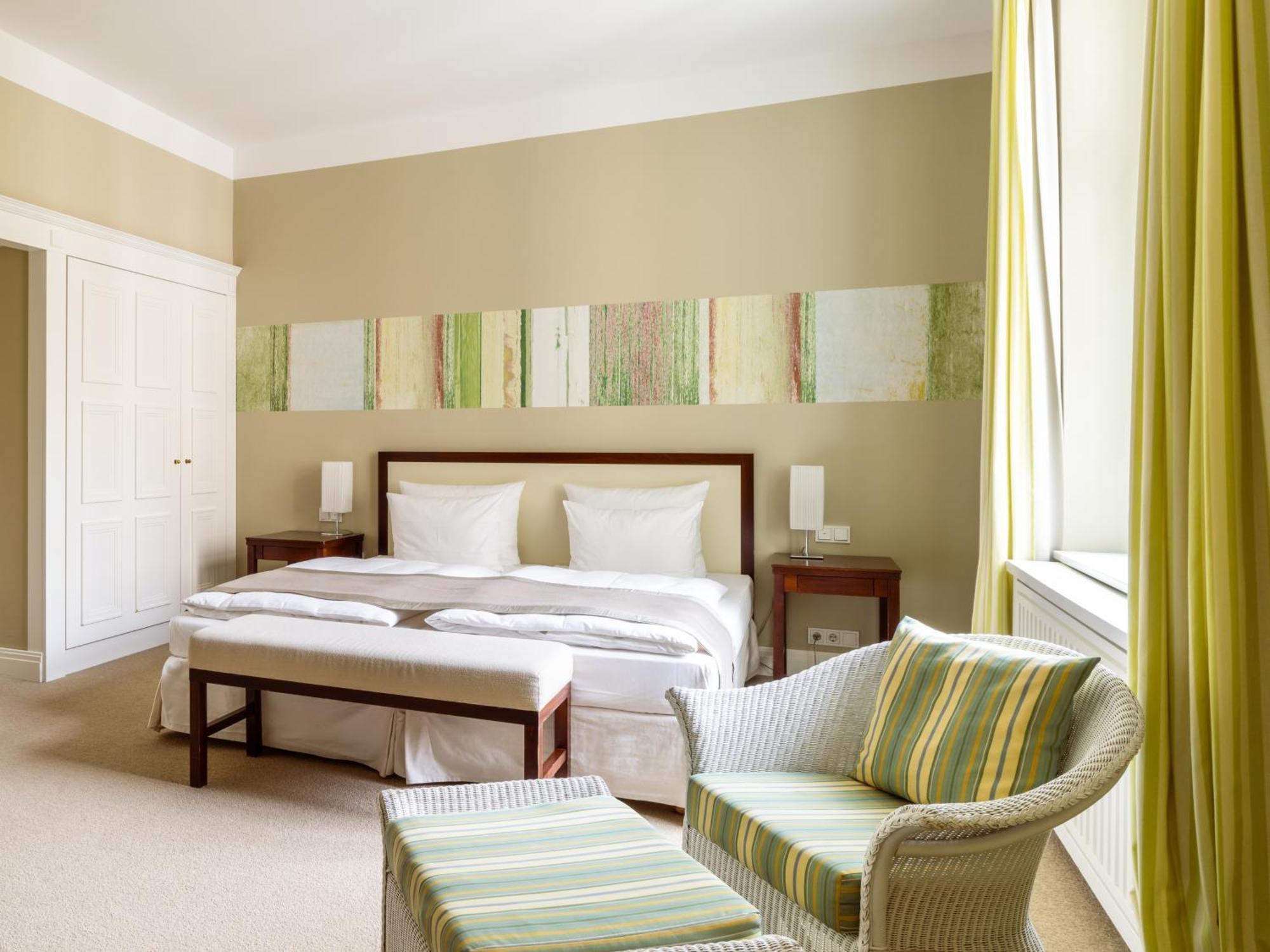 A-Rosa Travemuende Hotel Lubeck Exterior photo A bedroom at the hotel