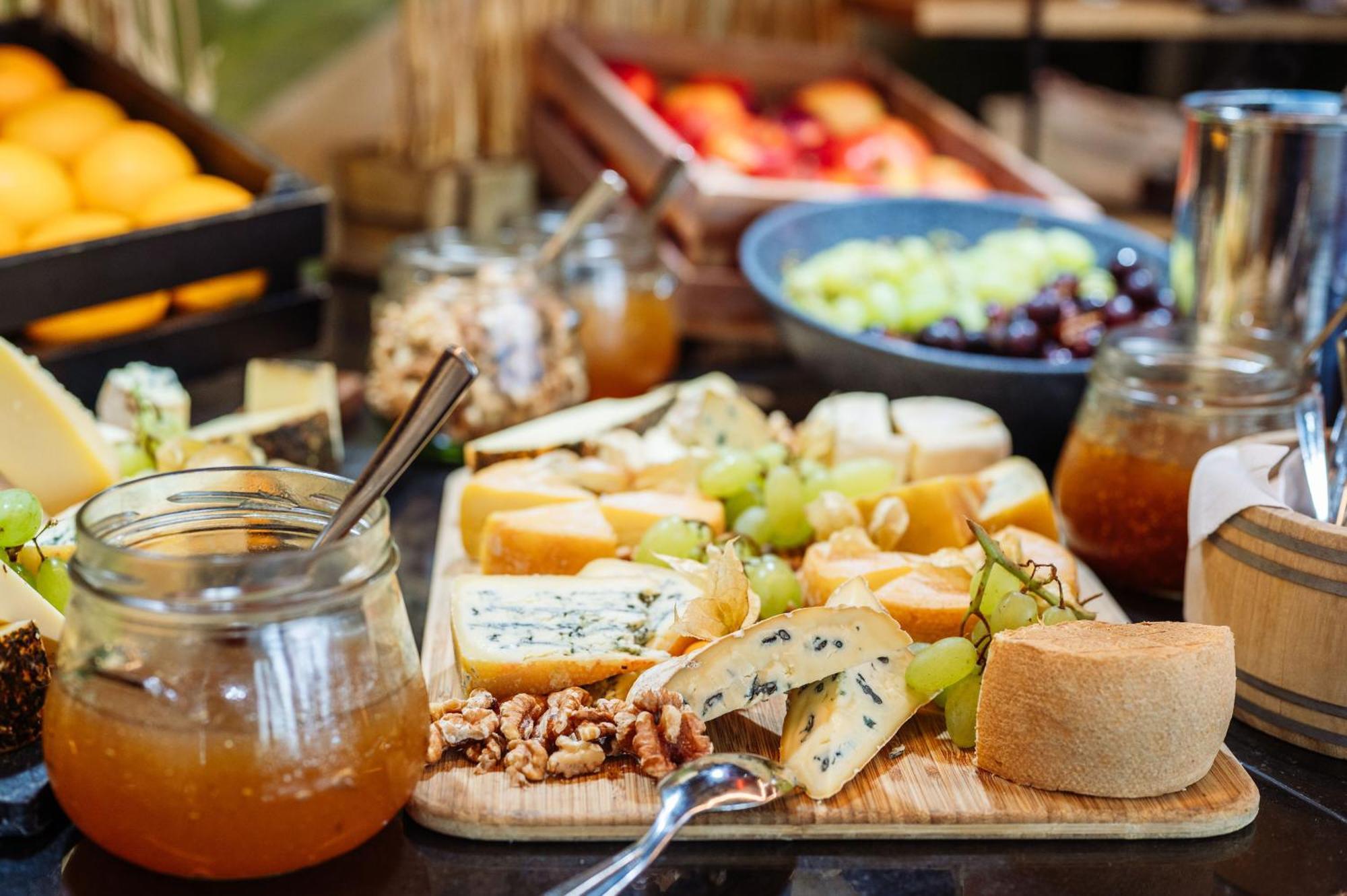 A-Rosa Travemuende Hotel Lubeck Exterior photo Cheese and fruit