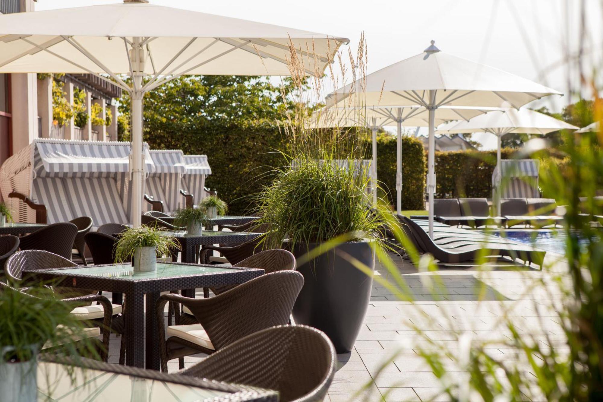 A-Rosa Travemuende Hotel Lubeck Exterior photo The hotel's rooftop terrace