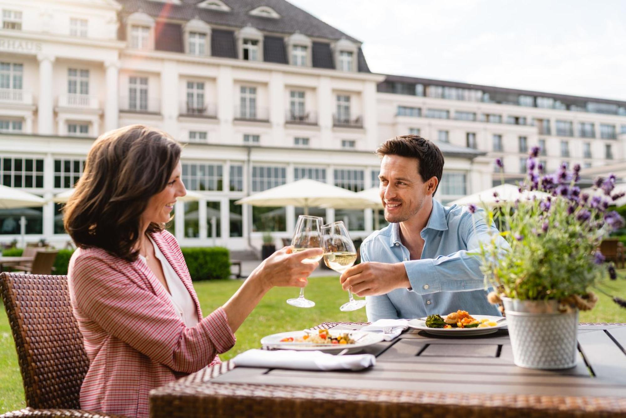 A-Rosa Travemuende Hotel Lubeck Exterior photo Terrace at the Hotel