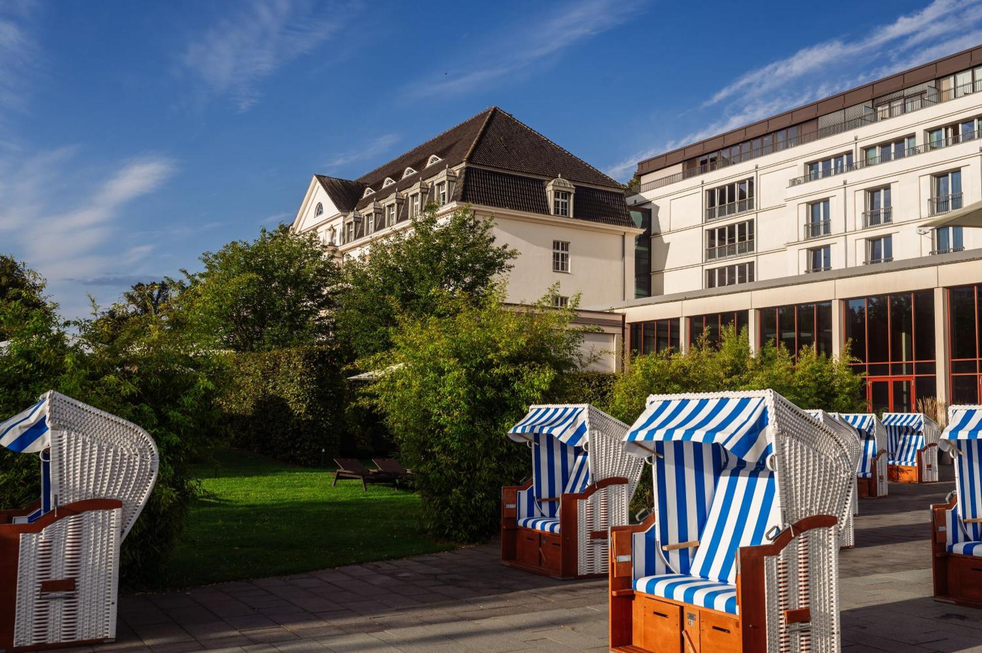A-Rosa Travemuende Hotel Lubeck Exterior photo The campus of the University of St. Gallen