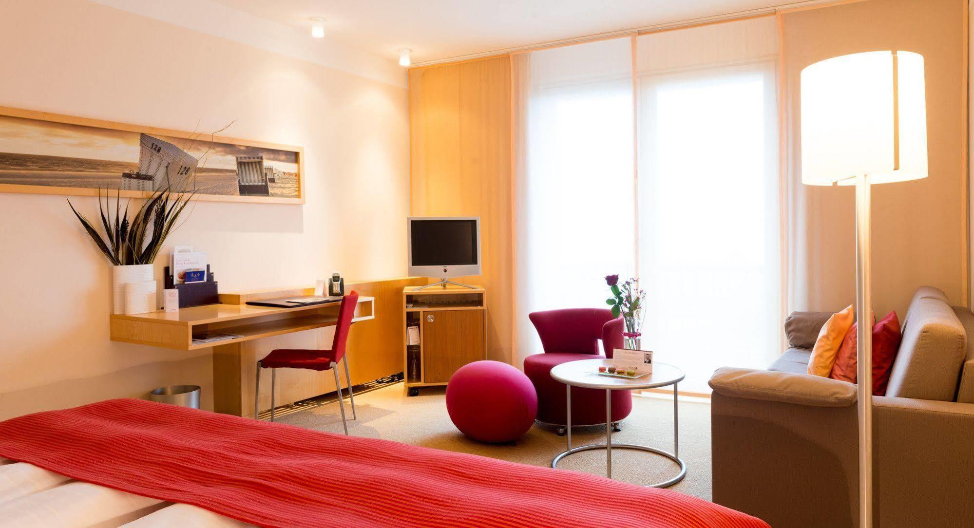A-Rosa Travemuende Hotel Lubeck Exterior photo A typical room at the Park Plaza Victoria
