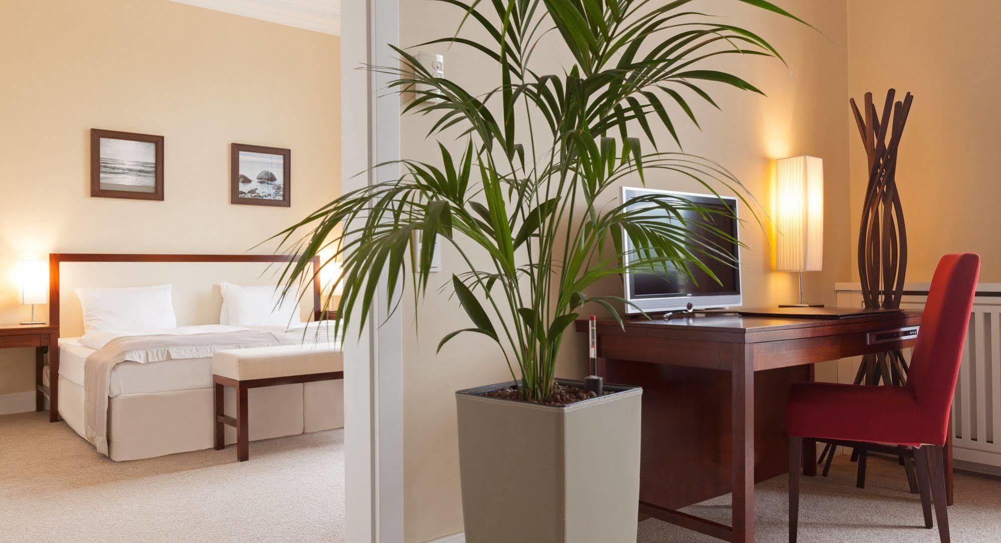 A-Rosa Travemuende Hotel Lubeck Exterior photo A room at the hotel