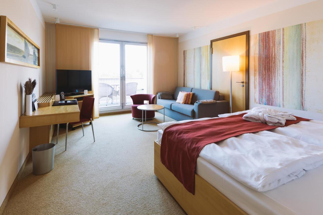 A-Rosa Travemuende Hotel Lubeck Exterior photo A typical hotel room
